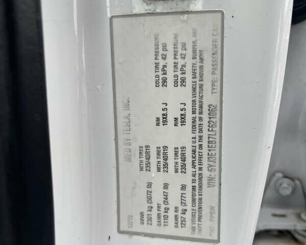 Белый Тесла Модель 3, объемом двигателя 0 л и пробегом 73 тыс. км за 17000 $, фото 43 на Automoto.ua