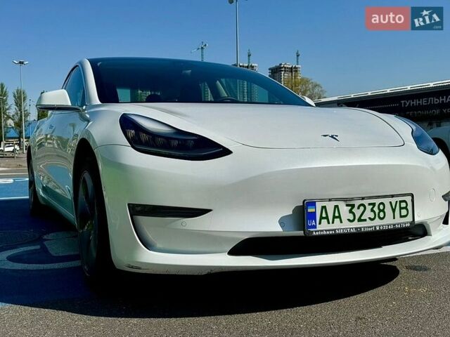 Белый Тесла Модель 3, объемом двигателя 0 л и пробегом 87 тыс. км за 19100 $, фото 4 на Automoto.ua
