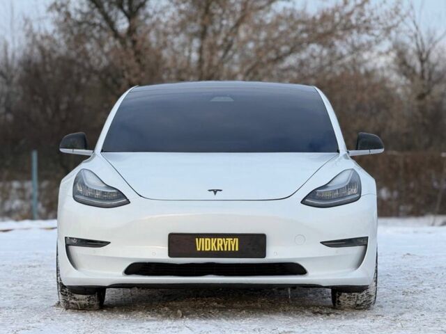 Білий Тесла Модель 3, об'ємом двигуна 0 л та пробігом 190 тис. км за 15950 $, фото 4 на Automoto.ua