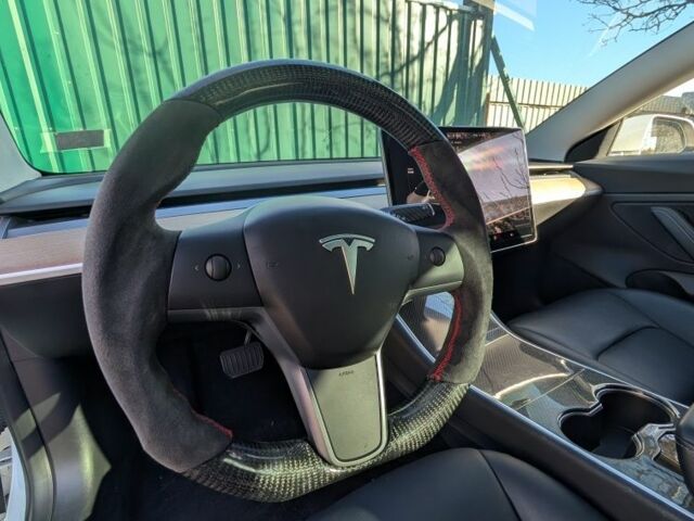 Білий Тесла Модель 3, об'ємом двигуна 0 л та пробігом 120 тис. км за 19700 $, фото 13 на Automoto.ua