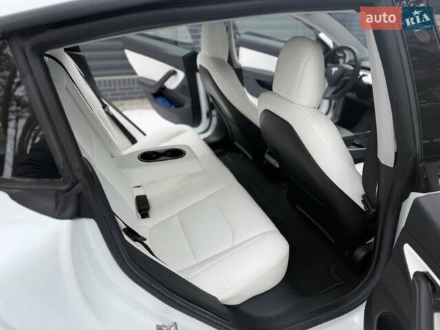 Белый Тесла Модель 3, объемом двигателя 0 л и пробегом 85 тыс. км за 14750 $, фото 24 на Automoto.ua