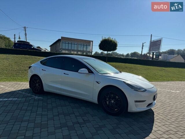 Белый Тесла Модель 3, объемом двигателя 0 л и пробегом 112 тыс. км за 16500 $, фото 7 на Automoto.ua