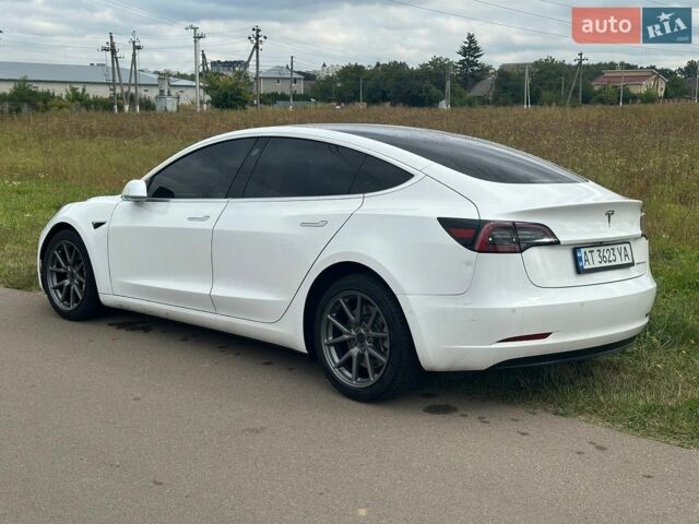 Белый Тесла Модель 3, объемом двигателя 0 л и пробегом 238 тыс. км за 14800 $, фото 2 на Automoto.ua