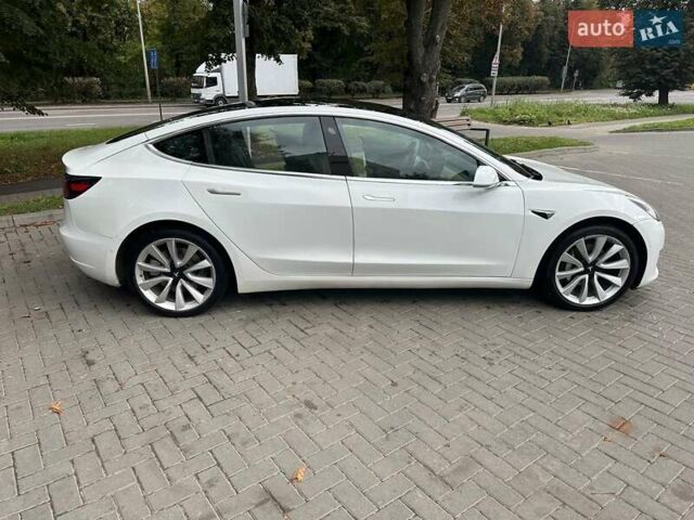 Белый Тесла Модель 3, объемом двигателя 0 л и пробегом 79 тыс. км за 16500 $, фото 9 на Automoto.ua