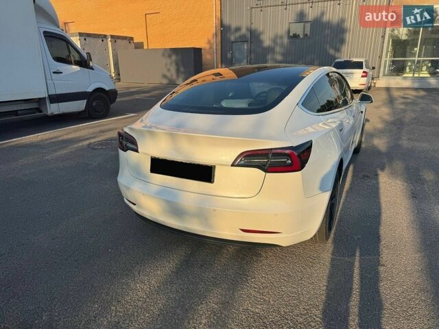 Білий Тесла Модель 3, об'ємом двигуна 0 л та пробігом 120 тис. км за 17500 $, фото 5 на Automoto.ua
