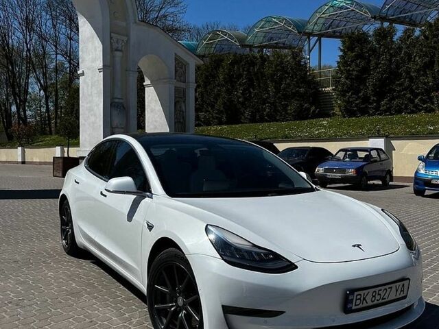 Белый Тесла Модель 3, объемом двигателя 0 л и пробегом 100 тыс. км за 16900 $, фото 11 на Automoto.ua