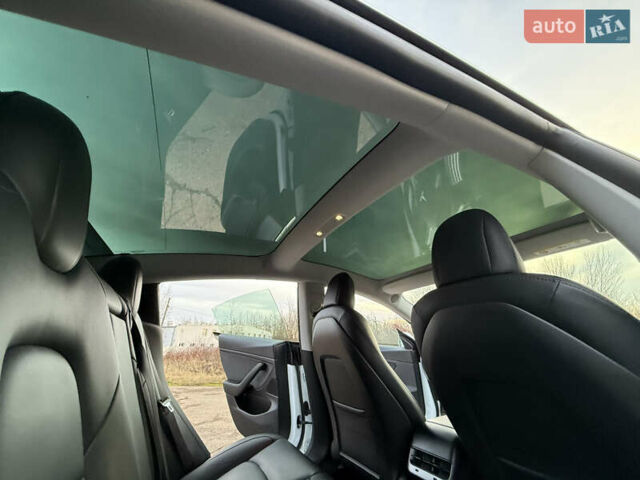 Белый Тесла Модель 3, объемом двигателя 0 л и пробегом 139 тыс. км за 17750 $, фото 28 на Automoto.ua