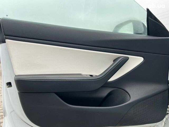 Білий Тесла Модель 3, об'ємом двигуна 0 л та пробігом 203 тис. км за 12000 $, фото 14 на Automoto.ua