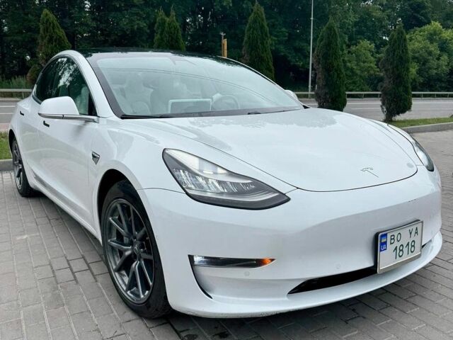 Білий Тесла Модель 3, об'ємом двигуна 0 л та пробігом 38 тис. км за 17500 $, фото 2 на Automoto.ua