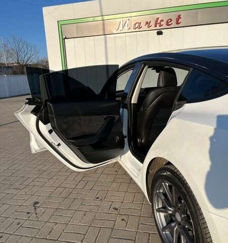 Білий Тесла Модель 3, об'ємом двигуна 0 л та пробігом 155 тис. км за 16300 $, фото 5 на Automoto.ua