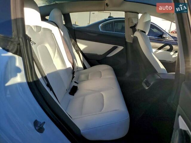 Белый Тесла Модель 3, объемом двигателя 0 л и пробегом 85 тыс. км за 6400 $, фото 9 на Automoto.ua