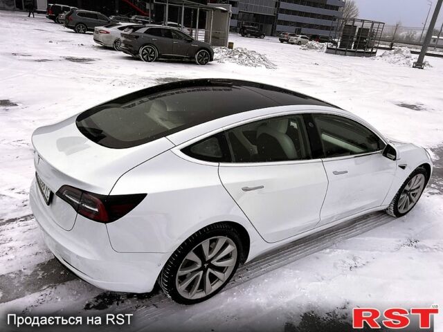 Білий Тесла Модель 3, об'ємом двигуна 0.18 л та пробігом 170 тис. км за 13900 $, фото 2 на Automoto.ua