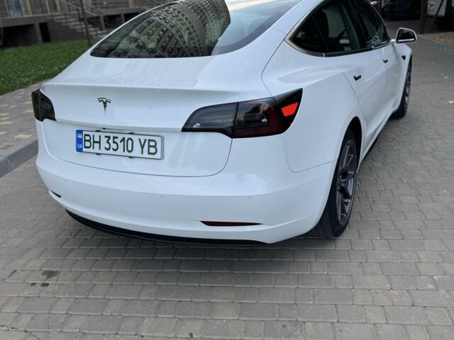 Белый Тесла Модель 3, объемом двигателя 0 л и пробегом 99 тыс. км за 15506 $, фото 6 на Automoto.ua