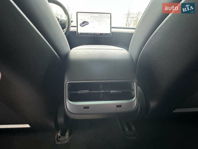 Белый Тесла Модель 3, объемом двигателя 0 л и пробегом 45 тыс. км за 15700 $, фото 23 на Automoto.ua