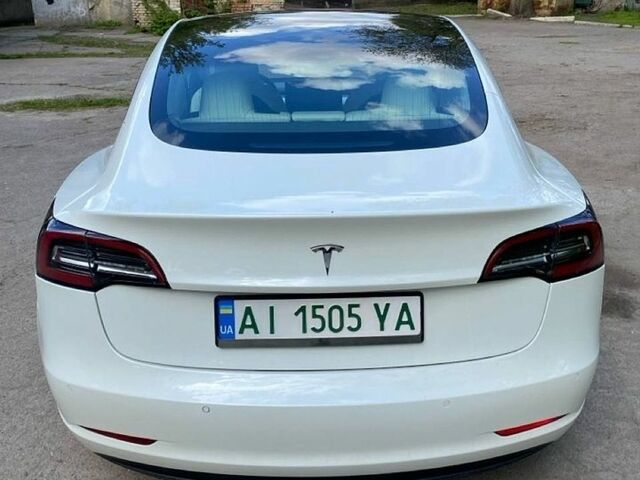 Белый Тесла Модель 3, объемом двигателя 0 л и пробегом 85 тыс. км за 14900 $, фото 4 на Automoto.ua