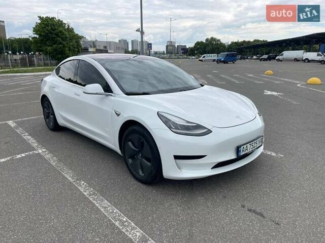 Белый Тесла Модель 3, объемом двигателя 0 л и пробегом 101 тыс. км за 16000 $, фото 5 на Automoto.ua