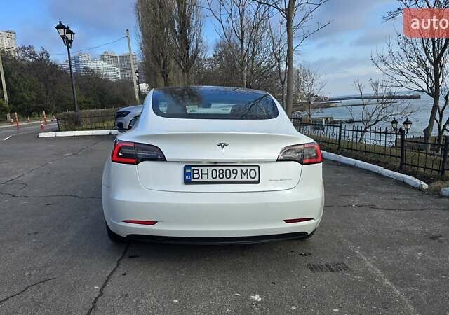 Белый Тесла Модель 3, объемом двигателя 0 л и пробегом 45 тыс. км за 16500 $, фото 5 на Automoto.ua