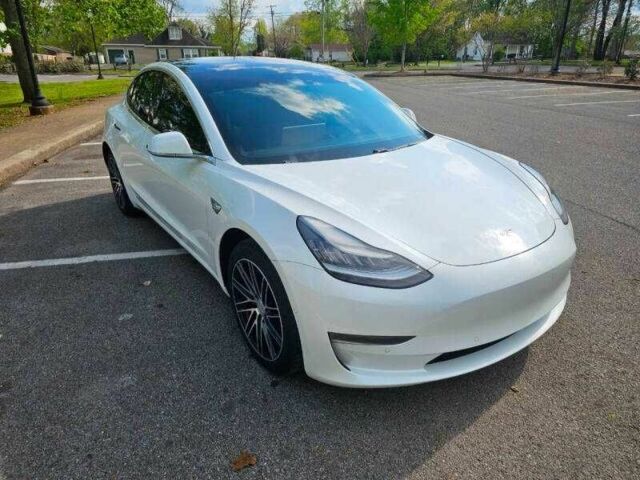 Білий Тесла Модель 3, об'ємом двигуна 0 л та пробігом 87 тис. км за 4900 $, фото 6 на Automoto.ua