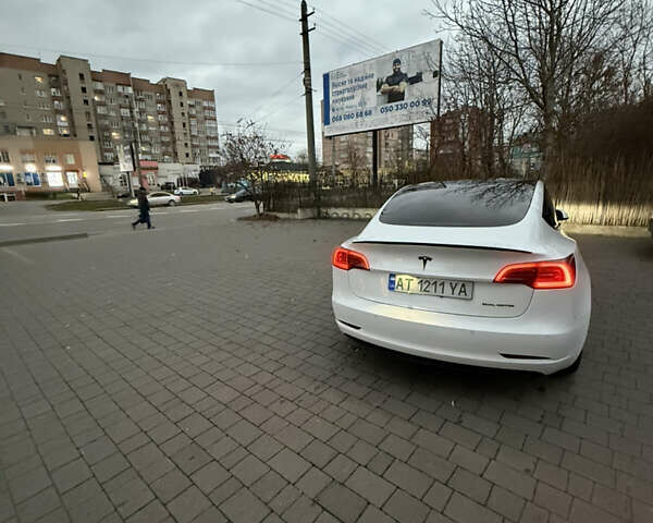 Білий Тесла Модель 3, об'ємом двигуна 0 л та пробігом 92 тис. км за 21800 $, фото 6 на Automoto.ua