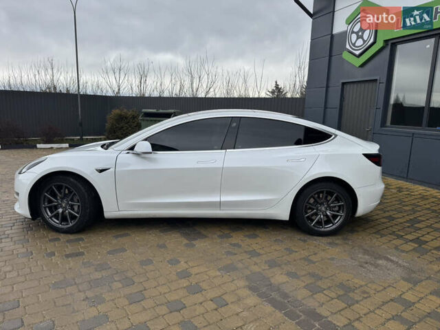 Белый Тесла Модель 3, объемом двигателя 0 л и пробегом 132 тыс. км за 17900 $, фото 7 на Automoto.ua