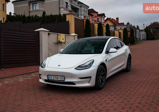 Белый Тесла Модель 3, объемом двигателя 0 л и пробегом 63 тыс. км за 15999 $, фото 1 на Automoto.ua