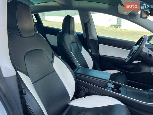 Белый Тесла Модель 3, объемом двигателя 0 л и пробегом 148 тыс. км за 16999 $, фото 23 на Automoto.ua