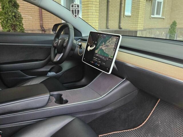 Белый Тесла Модель 3, объемом двигателя 0 л и пробегом 87 тыс. км за 15700 $, фото 7 на Automoto.ua