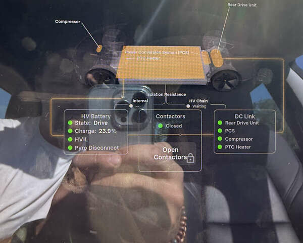Белый Тесла Модель 3, объемом двигателя 0 л и пробегом 101 тыс. км за 14600 $, фото 35 на Automoto.ua
