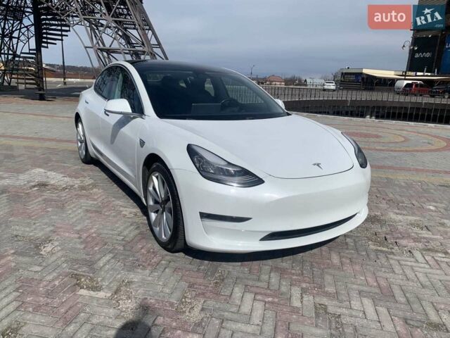 Белый Тесла Модель 3, объемом двигателя 0 л и пробегом 167 тыс. км за 25500 $, фото 32 на Automoto.ua