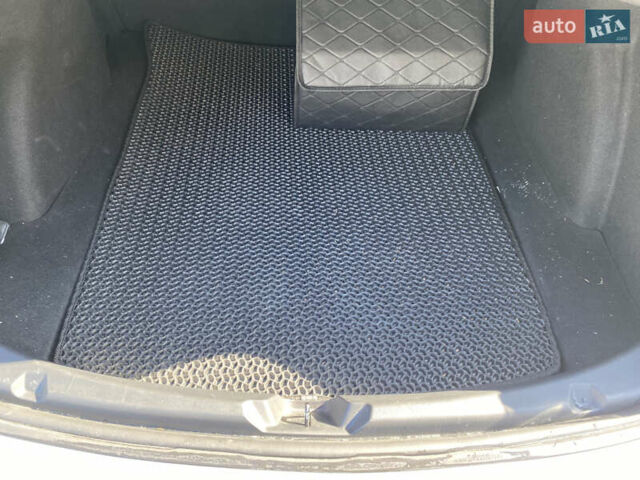 Белый Тесла Модель 3, объемом двигателя 0 л и пробегом 117 тыс. км за 21900 $, фото 15 на Automoto.ua