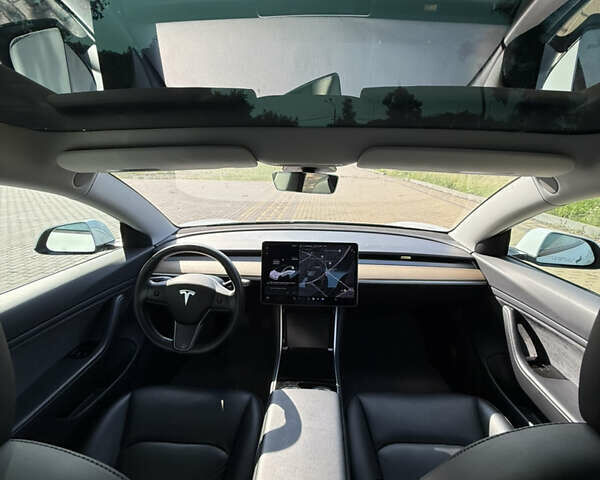 Белый Тесла Модель 3, объемом двигателя 0 л и пробегом 101 тыс. км за 14600 $, фото 39 на Automoto.ua