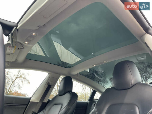 Белый Тесла Модель 3, объемом двигателя 0 л и пробегом 120 тыс. км за 17000 $, фото 34 на Automoto.ua