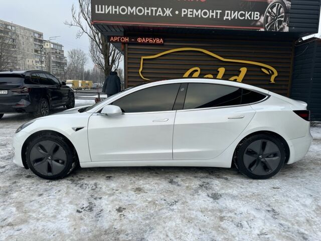 Белый Тесла Модель 3, объемом двигателя 0 л и пробегом 45 тыс. км за 15700 $, фото 7 на Automoto.ua