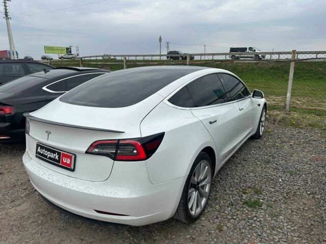 Белый Тесла Модель 3, объемом двигателя 0 л и пробегом 120 тыс. км за 14790 $, фото 3 на Automoto.ua