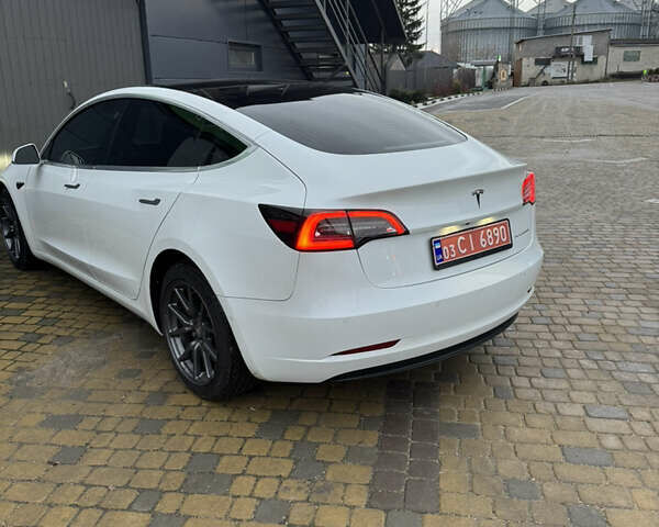 Белый Тесла Модель 3, объемом двигателя 0 л и пробегом 132 тыс. км за 17900 $, фото 16 на Automoto.ua