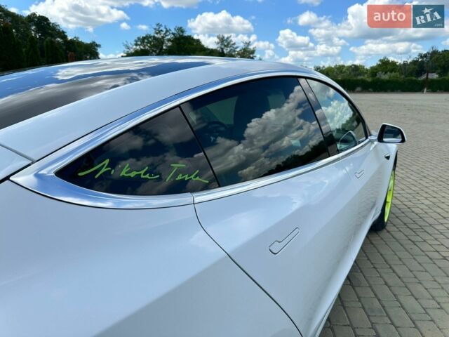 Белый Тесла Модель 3, объемом двигателя 0 л и пробегом 205 тыс. км за 15500 $, фото 8 на Automoto.ua