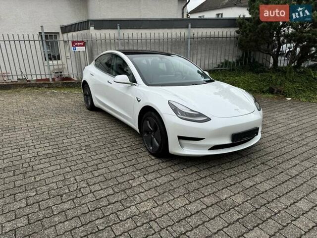 Белый Тесла Модель 3, объемом двигателя 0 л и пробегом 98 тыс. км за 18500 $, фото 8 на Automoto.ua