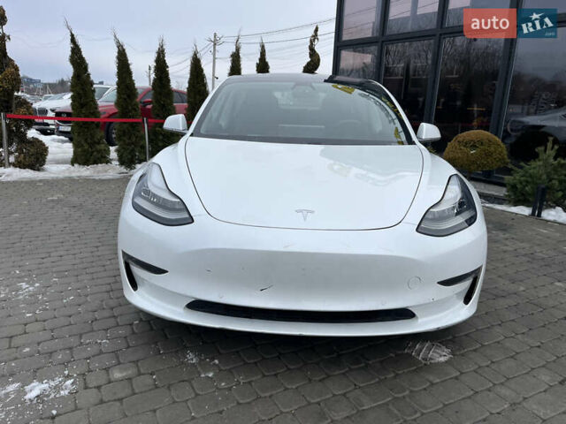 Белый Тесла Модель 3, объемом двигателя 0 л и пробегом 58 тыс. км за 18700 $, фото 3 на Automoto.ua
