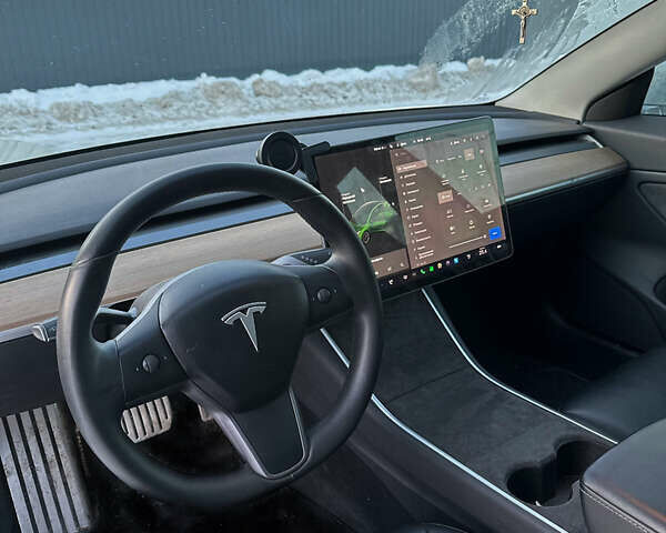 Білий Тесла Модель 3, об'ємом двигуна 0 л та пробігом 80 тис. км за 19000 $, фото 9 на Automoto.ua