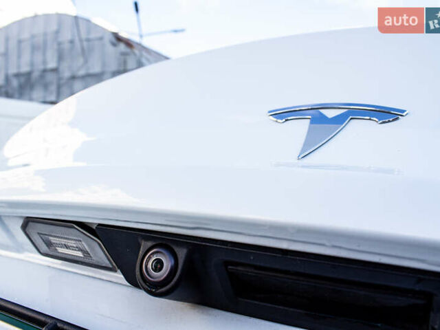 Белый Тесла Модель 3, объемом двигателя 0 л и пробегом 146 тыс. км за 17500 $, фото 28 на Automoto.ua