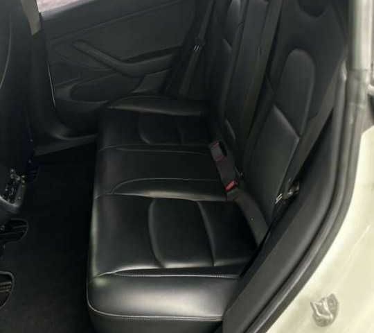 Белый Тесла Модель 3, объемом двигателя 0 л и пробегом 125 тыс. км за 13498 $, фото 7 на Automoto.ua