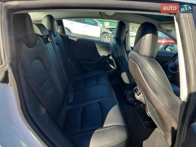 Белый Тесла Модель 3, объемом двигателя 0 л и пробегом 56 тыс. км за 6600 $, фото 8 на Automoto.ua