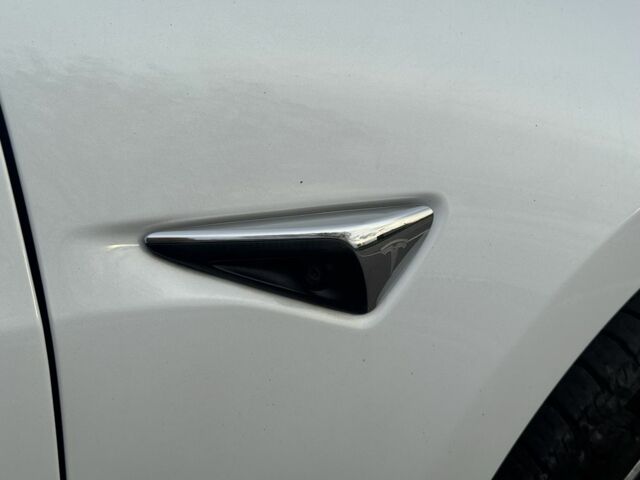 Белый Тесла Модель 3, объемом двигателя 0 л и пробегом 166 тыс. км за 14400 $, фото 4 на Automoto.ua