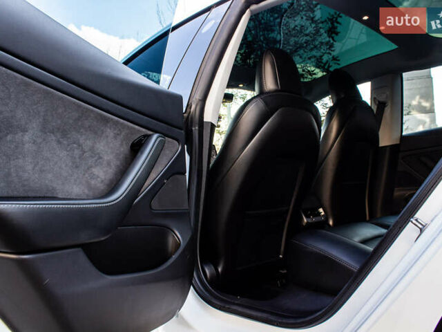 Белый Тесла Модель 3, объемом двигателя 0 л и пробегом 146 тыс. км за 17500 $, фото 40 на Automoto.ua