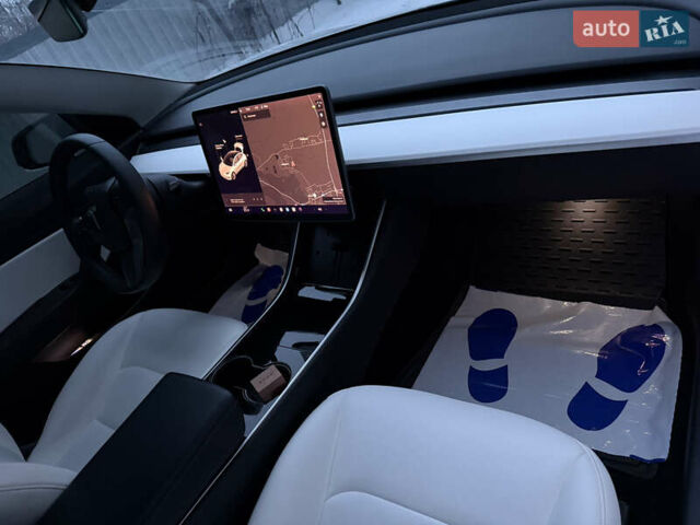 Белый Тесла Модель 3, объемом двигателя 0 л и пробегом 205 тыс. км за 16500 $, фото 7 на Automoto.ua