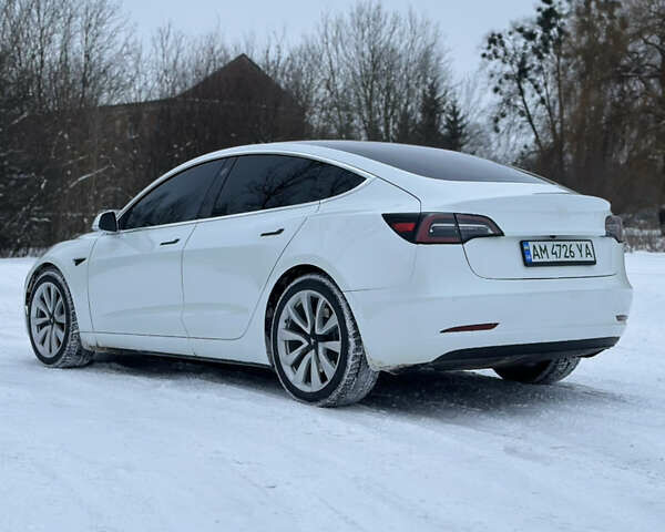 Белый Тесла Модель 3, объемом двигателя 0 л и пробегом 60 тыс. км за 19399 $, фото 10 на Automoto.ua