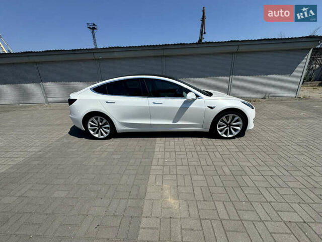 Білий Тесла Модель 3, об'ємом двигуна 0 л та пробігом 55 тис. км за 19000 $, фото 3 на Automoto.ua