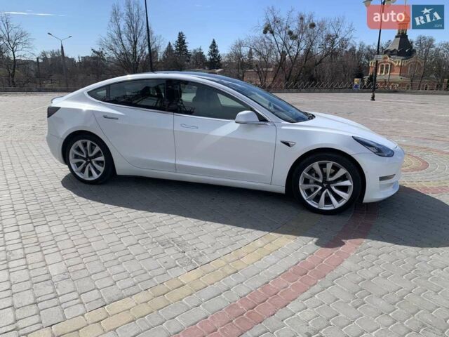 Белый Тесла Модель 3, объемом двигателя 0 л и пробегом 167 тыс. км за 25500 $, фото 15 на Automoto.ua
