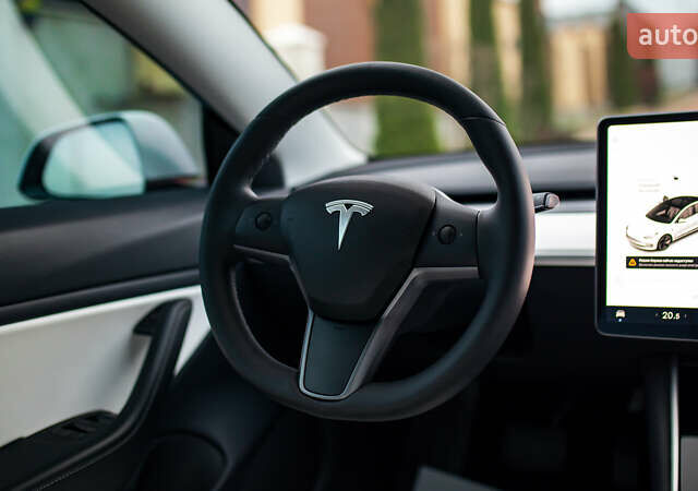 Белый Тесла Модель 3, объемом двигателя 0 л и пробегом 63 тыс. км за 15999 $, фото 36 на Automoto.ua