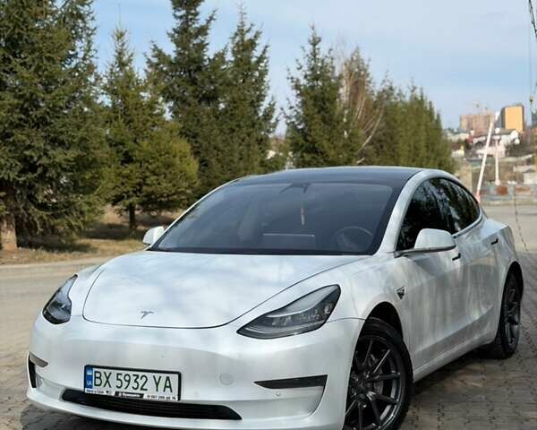 Белый Тесла Модель 3, объемом двигателя 0 л и пробегом 177 тыс. км за 12999 $, фото 4 на Automoto.ua